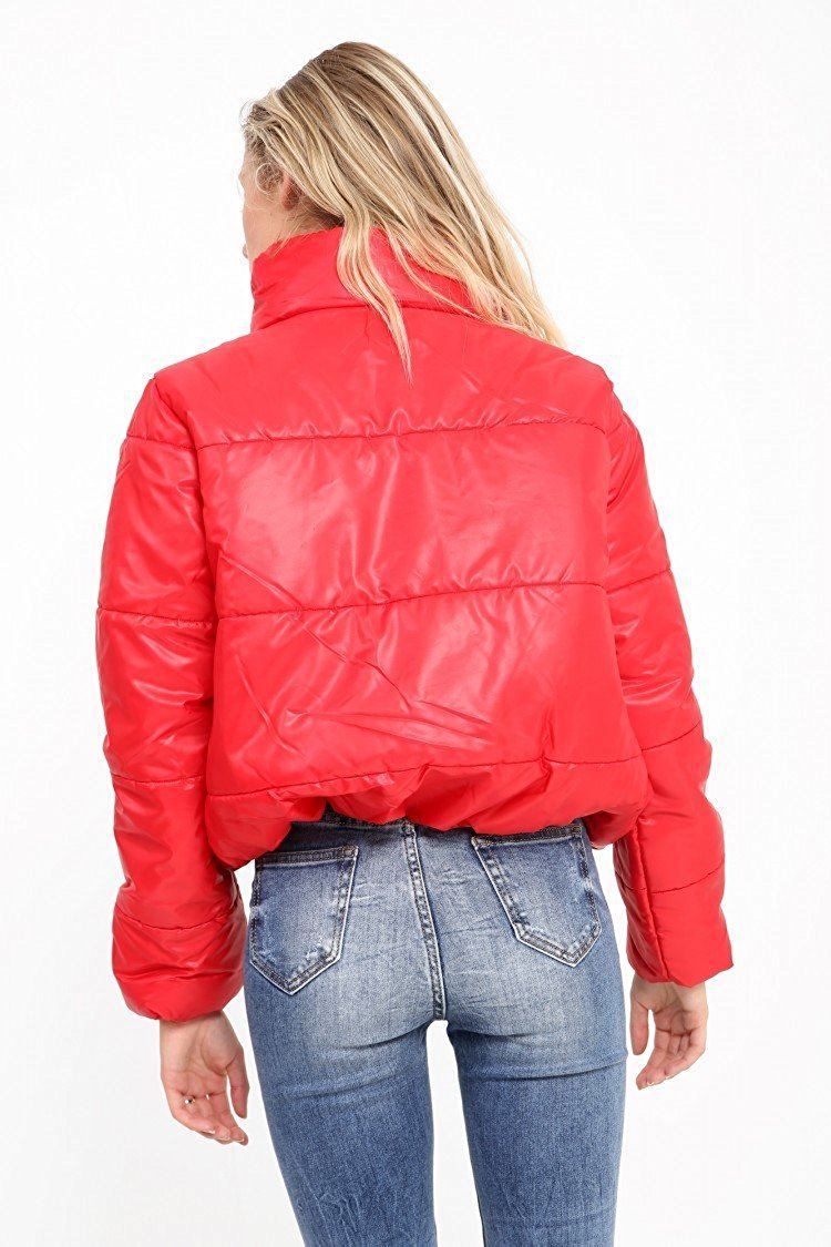 The Ladys Winter Coat: A Fashion Must-Have