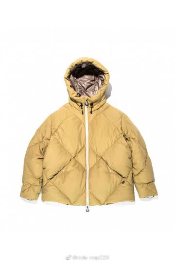 The Canadian Goose Down Jacket: A Luxurious Winter Essential