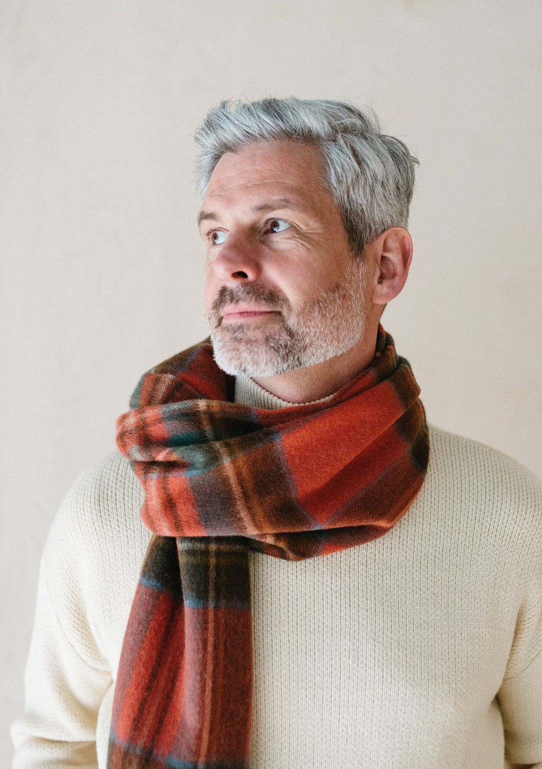 Title: Versatile Ways to Tie a Long Scarf (With Photos)
