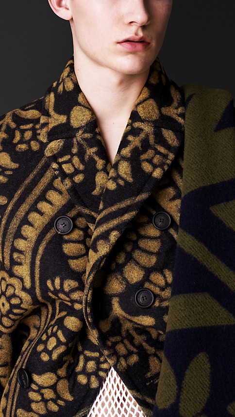 Title: Mastering the Art of Tie-Dye Scarves: A Comprehensive Guide to Various Scarf Knotting Techniques