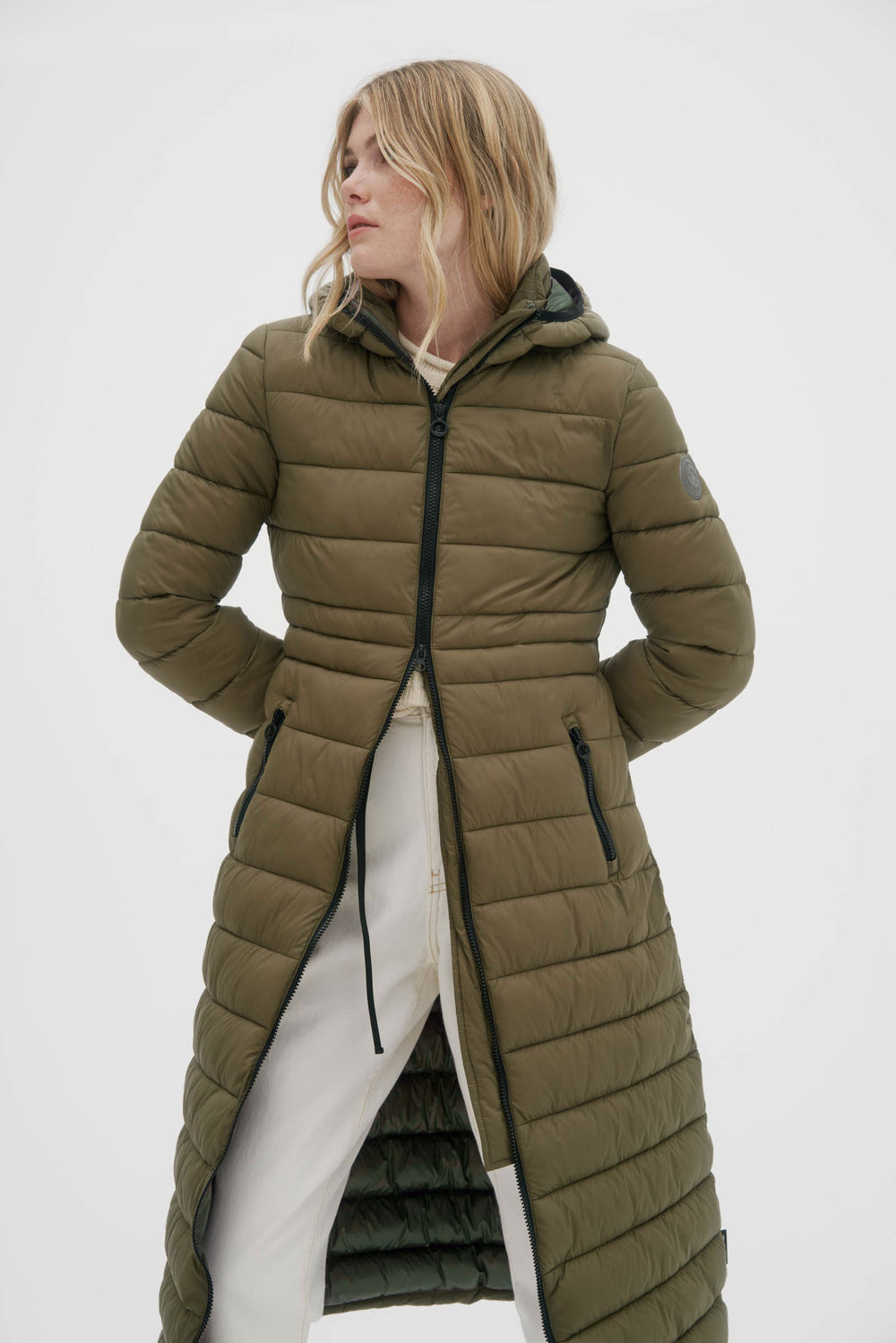 Golden Winter Coat: A Fashion Statement for the Holidays
