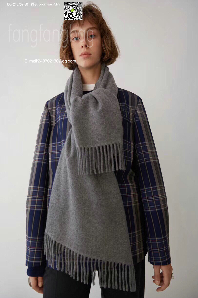 Cloud Scarf: A Fashionable and Functional Accessory for Any Occasion