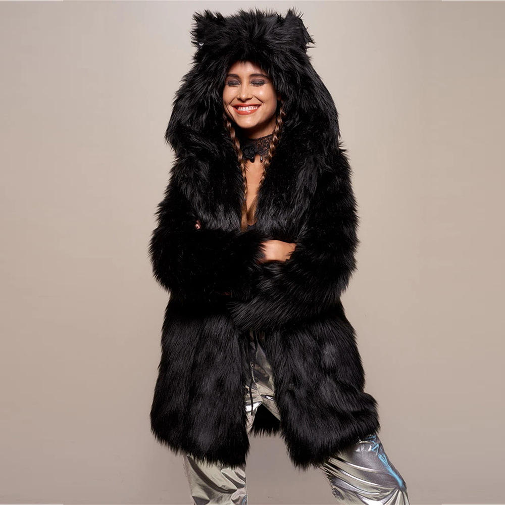 The fox fur collar羽绒服: a unique blend of warmth and elegance