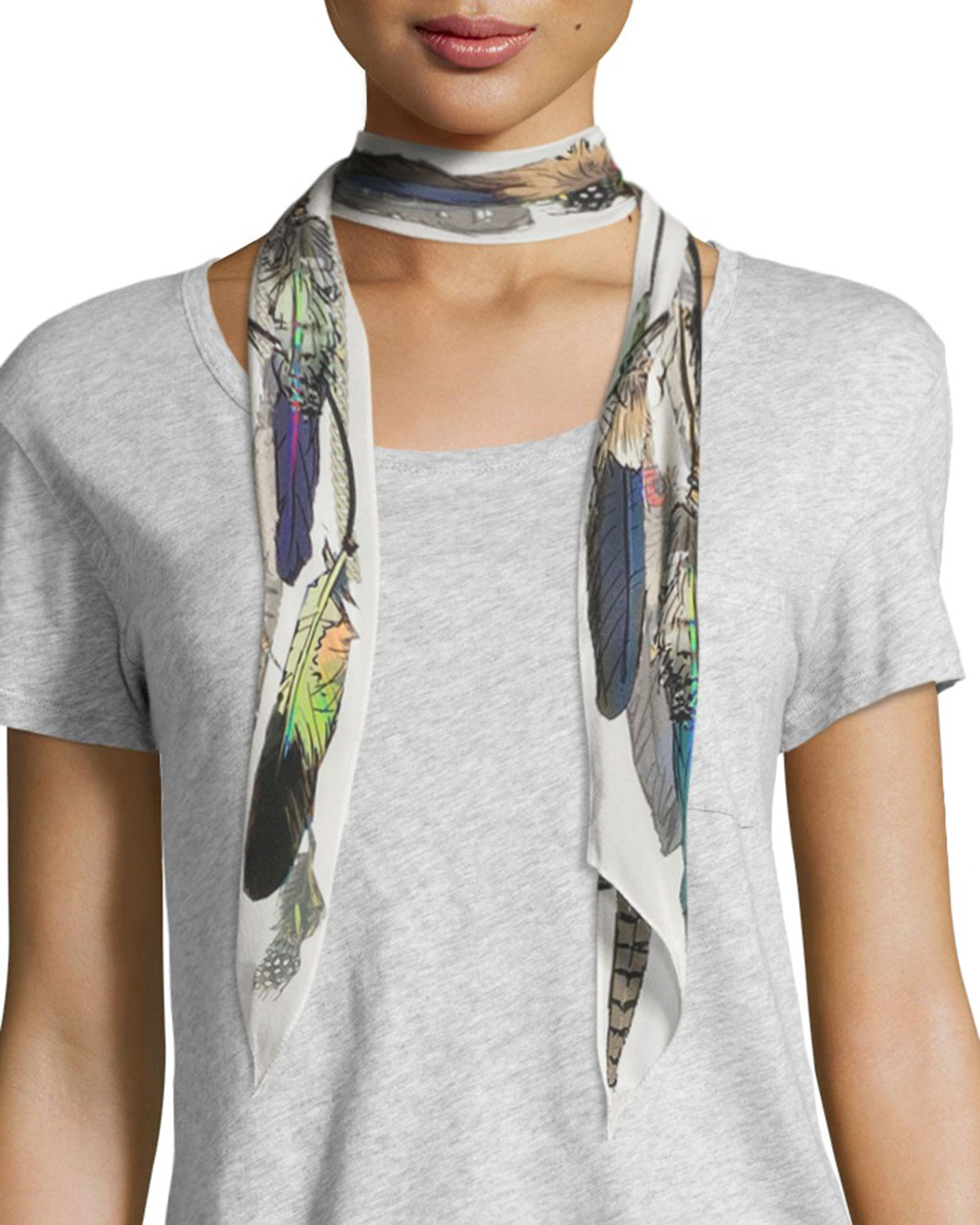 Title: The Various Ways to Tie a Scarf in Summer