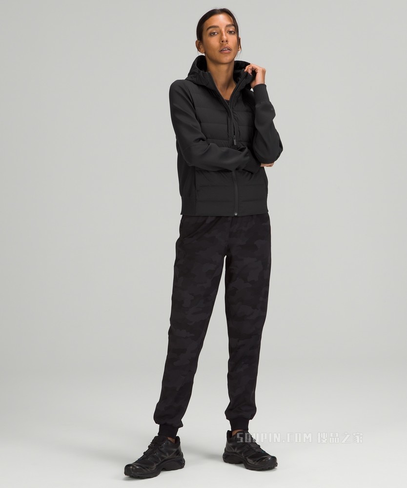 Anta Womens Down Jacket: Fashion and Functionality