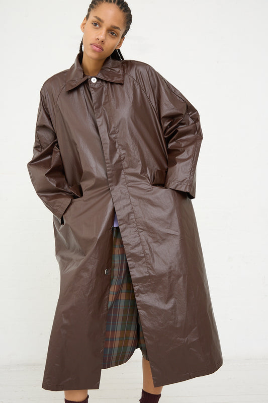 Feather coat repainting: A creative and practical way to update your wardrobe