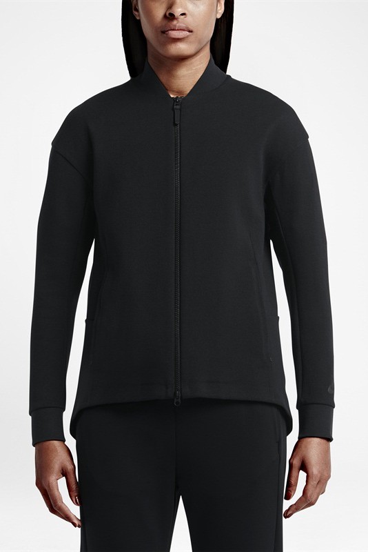 Nike Long-term Down Jacket: Fashion and Functionality
