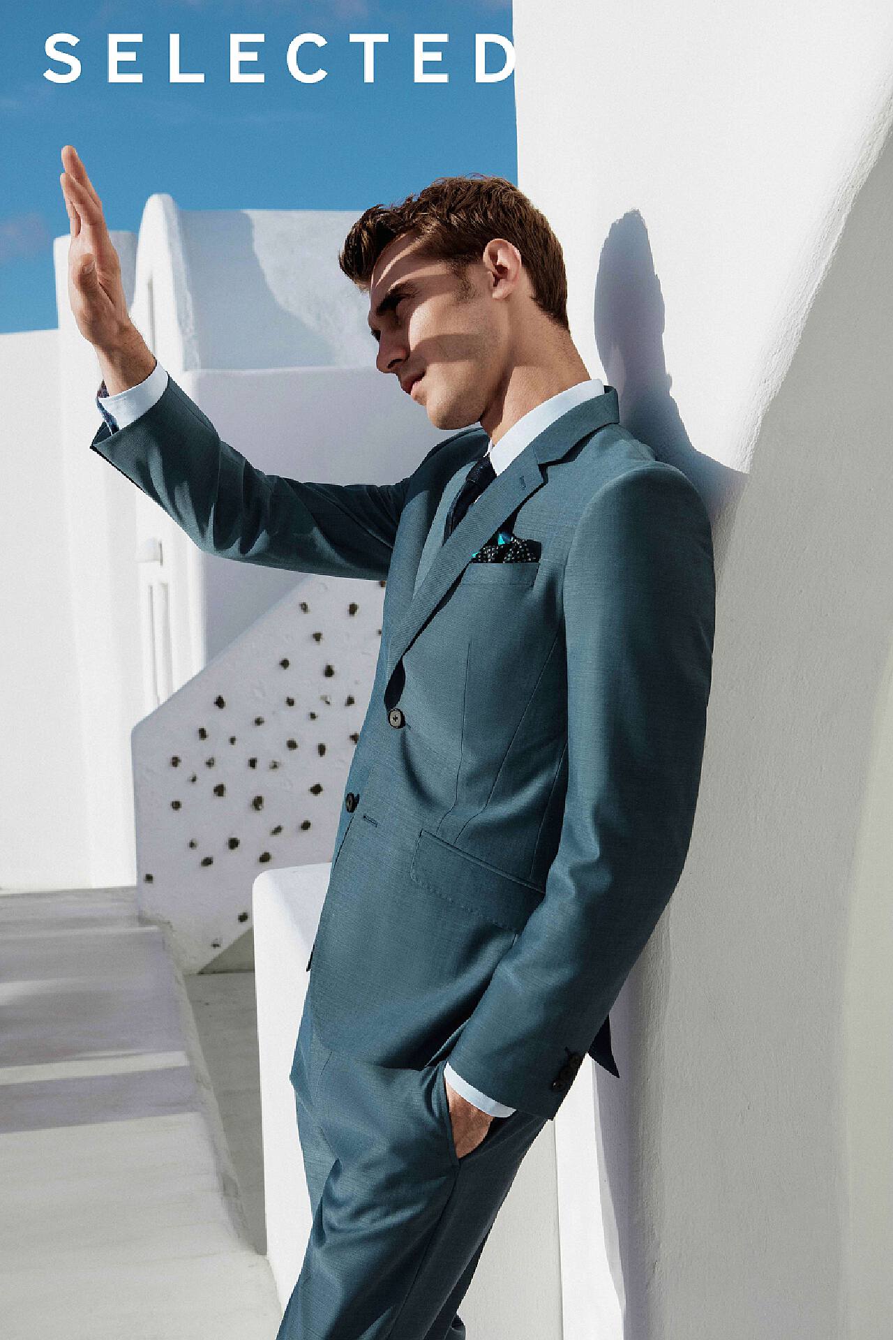 Title: Customized Suits in Shenzhen: A Guide to Crafting Your Perfect Look