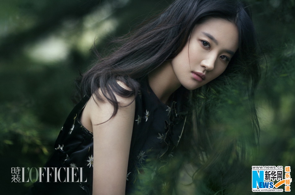 Title: Liu Yifeis Western-style Outfit - A Perfect Blend of Elegance and Modern Charm