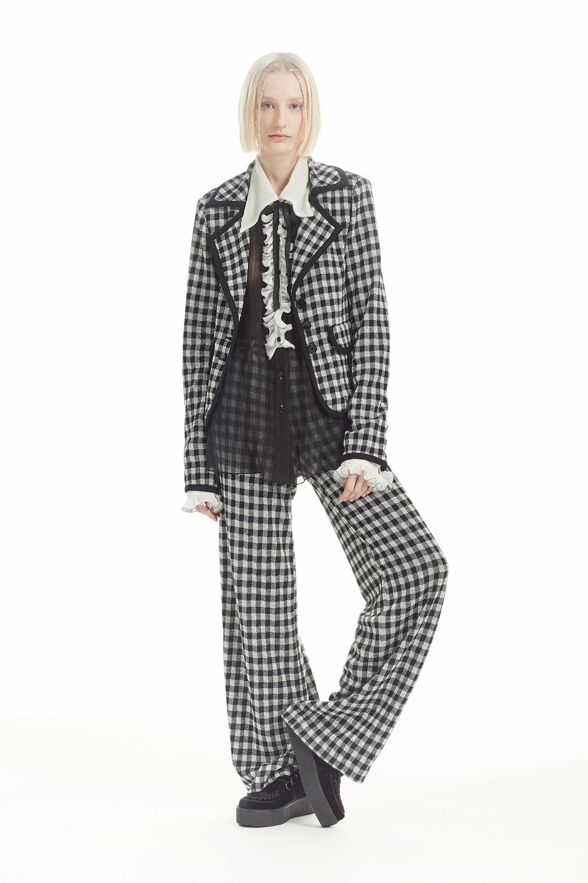 Title: The Allure of Chiffon Suit Jackets: A Timeless and Versatile Piece for Any Occasion