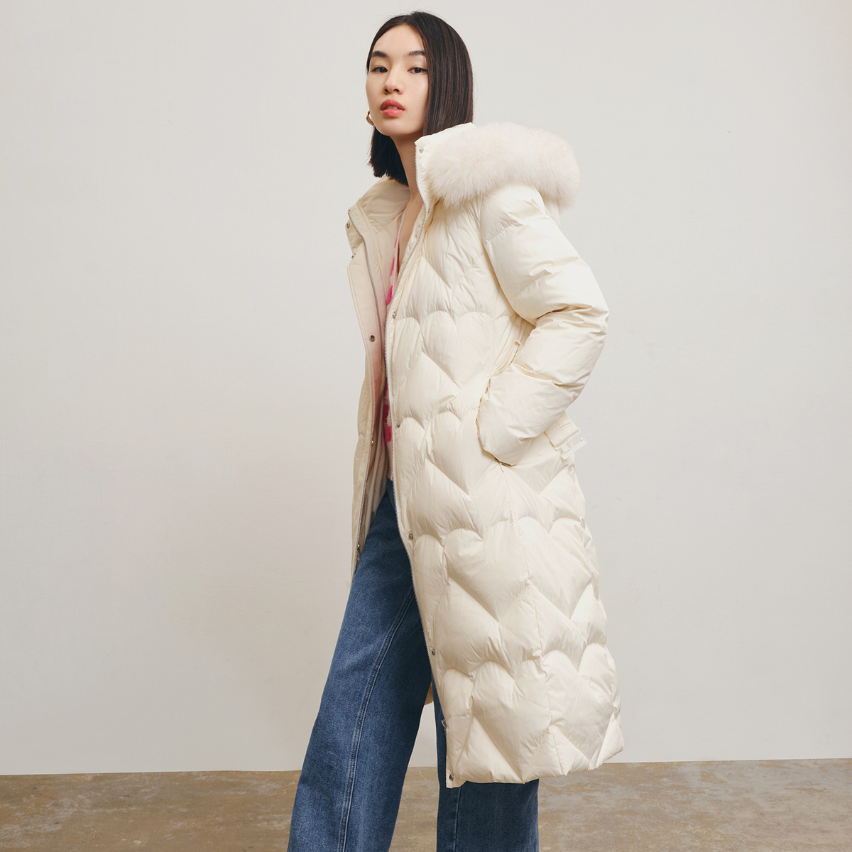 Lily羽绒服，时尚与保暖的完美结合