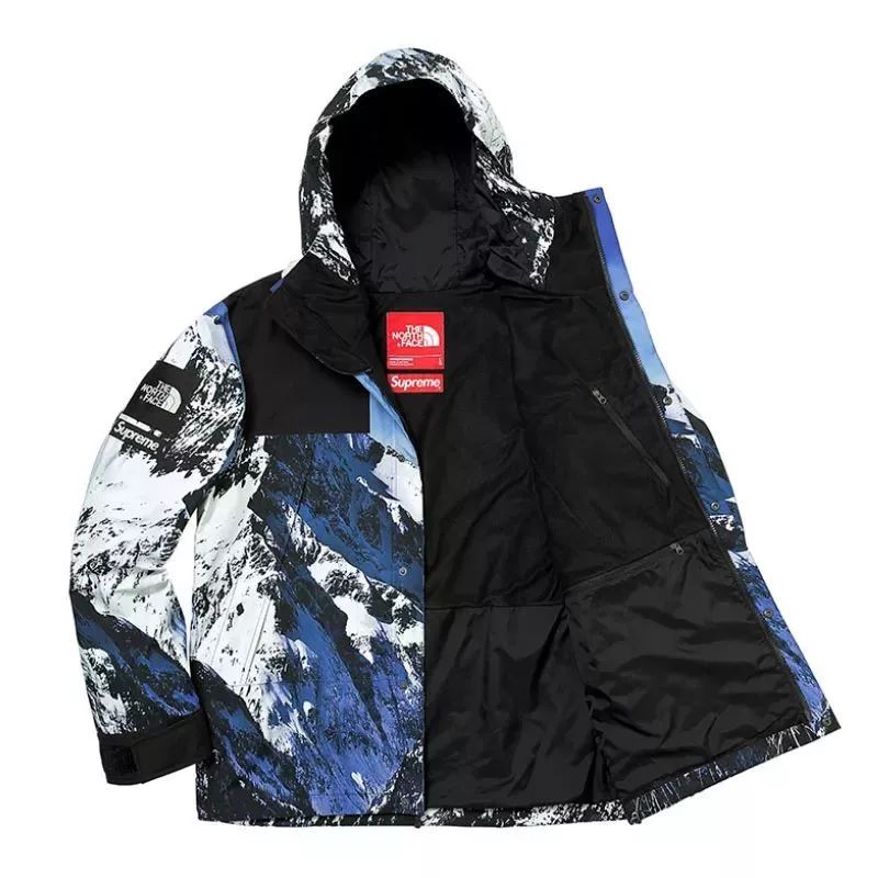 North Face羽绒服，雪山的温暖守护者