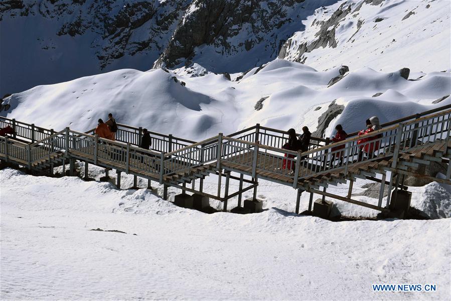The Charm of Yulong Snow Mountain and the Necessity of Down Jackets