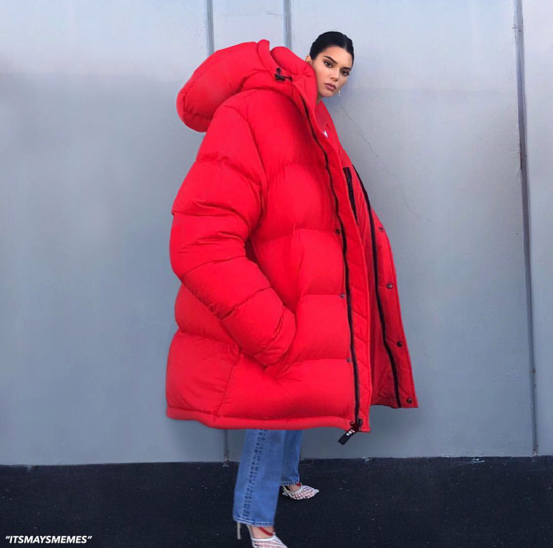 How to style a long, red羽绒服?