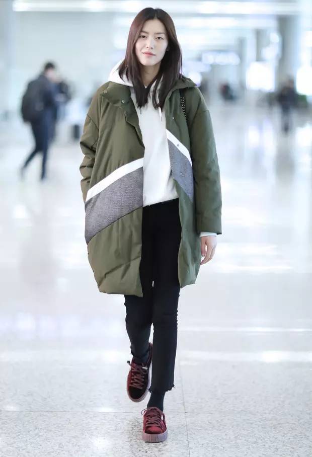 李沁羽绒服，时尚界的温暖使者