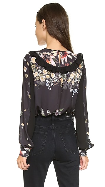 PELO TSHIRT: A WINTER ESSENTIAL