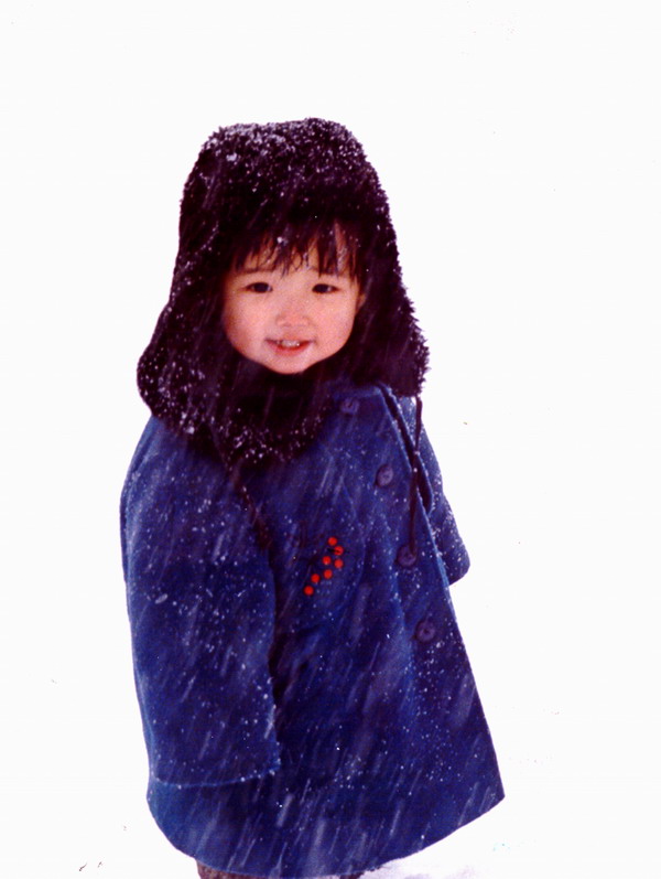 Feather jackets are popular among people of all ages. They are not just for keeping warm in cold weather, but also for showing ones style and personality. Here are some of the top brands of feather jackets that you can choose from to make a statement this winter.