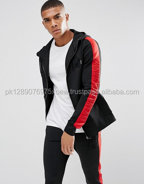 Feathered jackets paired with sports pants: a versatile and cozy fashion combination