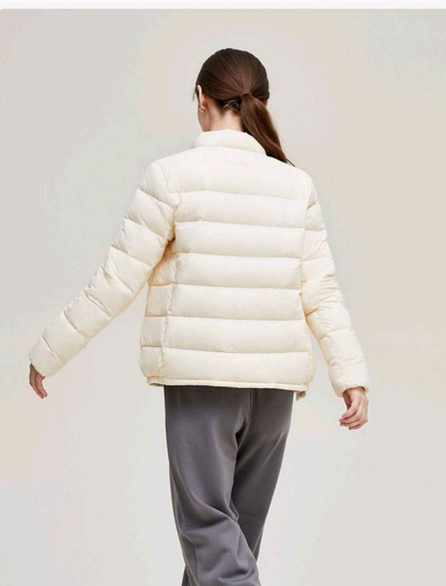 中老年人穿的羽绒服，保暖、舒适与时尚的完美结合