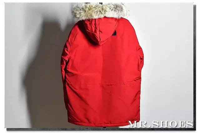 Goose Down Jackets: A Luxurious and Functional Fashion Choice