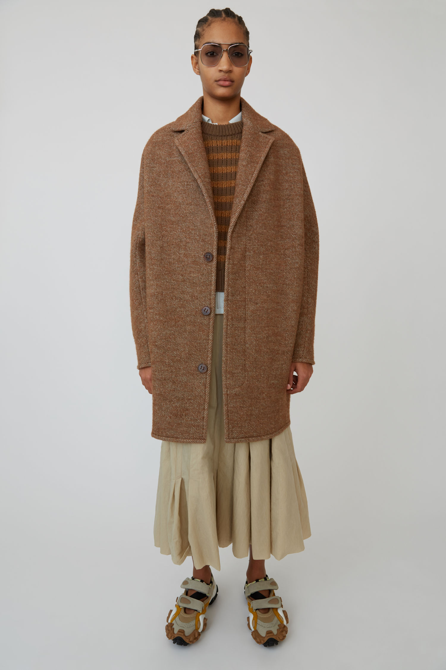 Coffee Brown Jacket Coordination Pictures