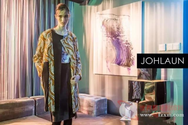 Title: The Iconic Fashion of Jiu Mu Wang: A Legacy of Exquisite Taste and Timeless Style
