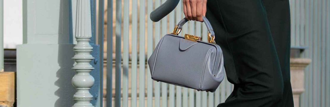 Title: The Perfect Pairing: Choosing the Right Bag for Your Suit