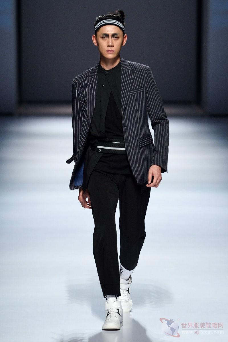 Title: Embracing Western Fashion: The Art of Huichuan Menswear