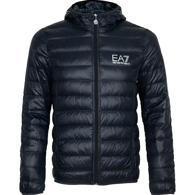 Armani EA7羽绒服，时尚与保暖的完美结合