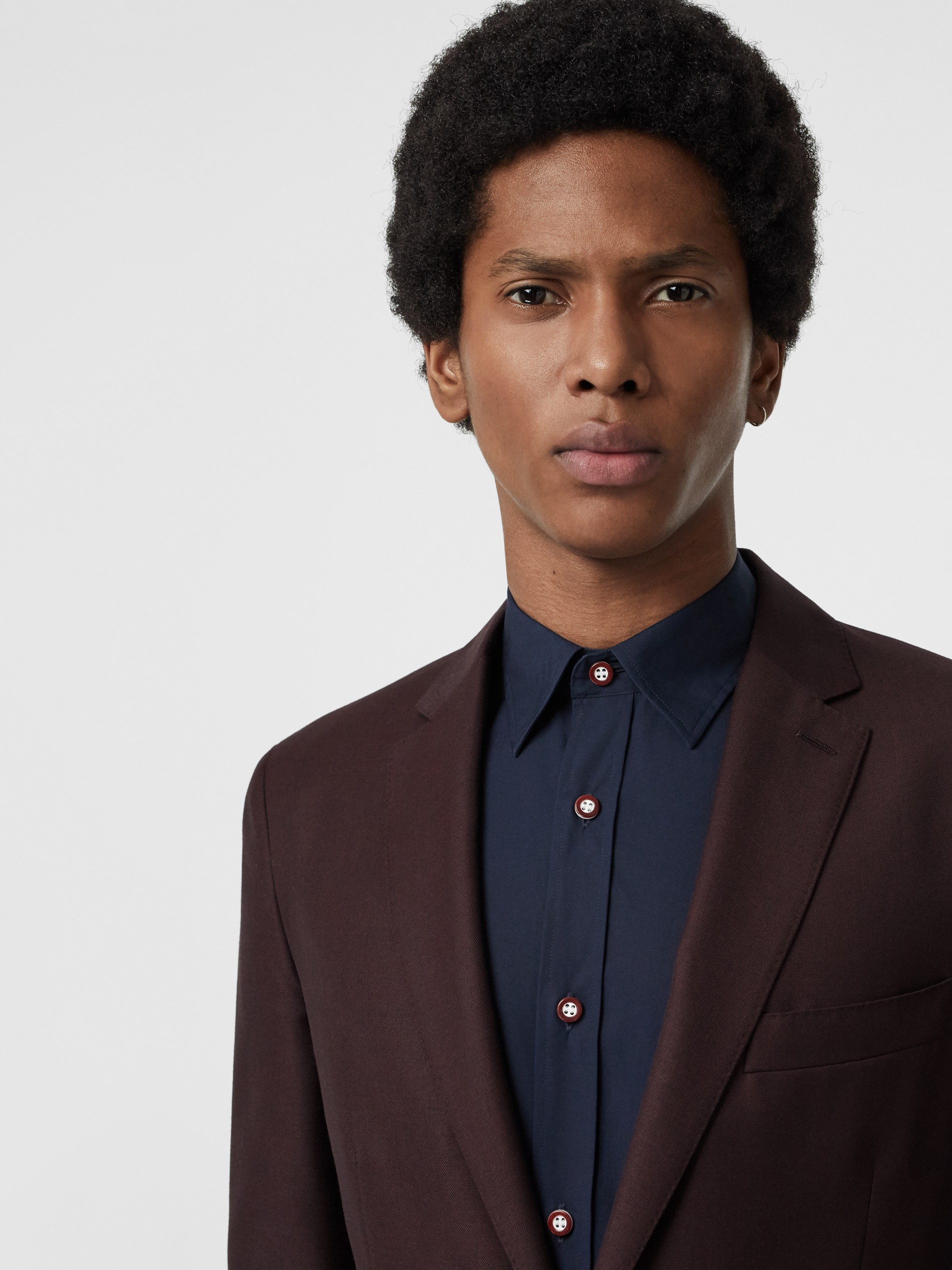 Title: The Epitome of Style: A Glimpse into the World of Shiqi Suits