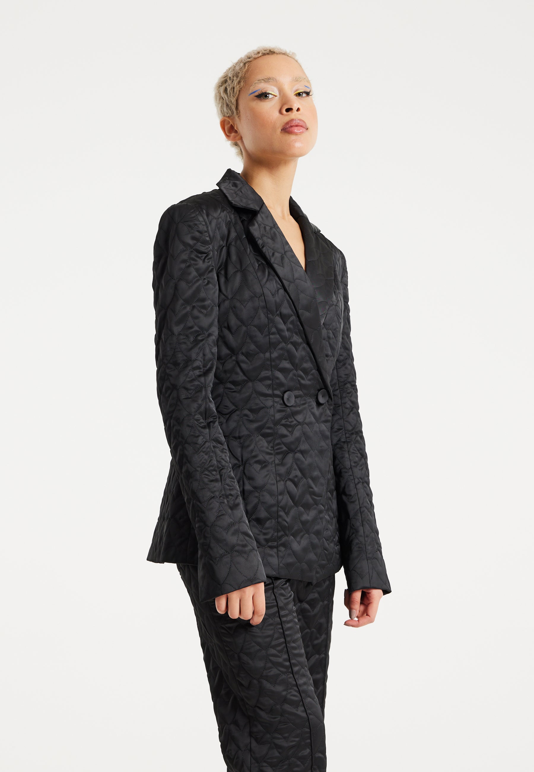 Title: A Comprehensive Review of Hailanzhi Home Suits: Quality, Style, and Comfort