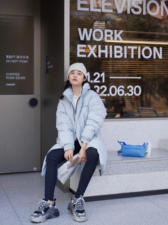 Title:羽沙国际羽绒服，优雅与实用的完美结合