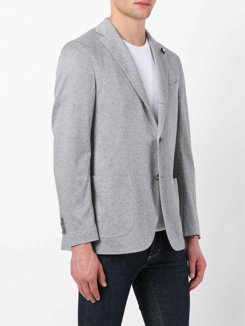 Title: Mastering the Art of Buttoning a Three-Button suit: A Comprehensive Guide