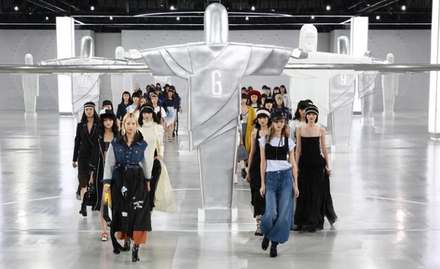 Title: Discounted Womens Fashion: A Comprehensive Guide to Brand Womens Clothing