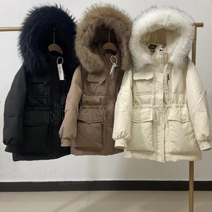 MISSFOFO羽绒服，冬日里的温暖与时尚
