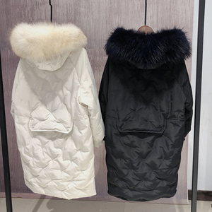 MISSFOFO羽绒服，冬日里的温暖与时尚