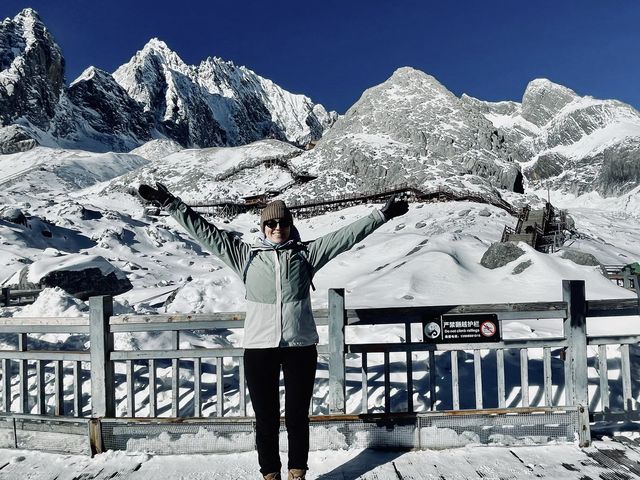 Is it necessary to wear a down jacket on Yulong Snow Mountain?