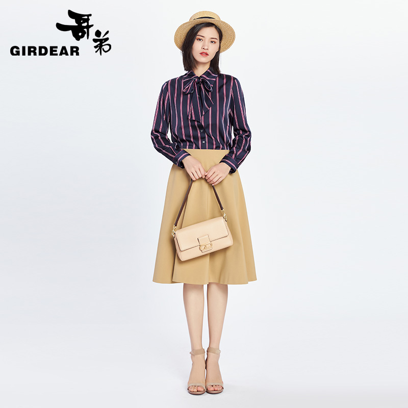 Title: 哥弟正品女装， The Epitome of Quality and Style in Womens Clothing