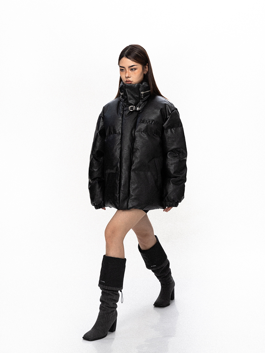 What to Wear with a Black羽绒服 - The Best Dress Combinations
