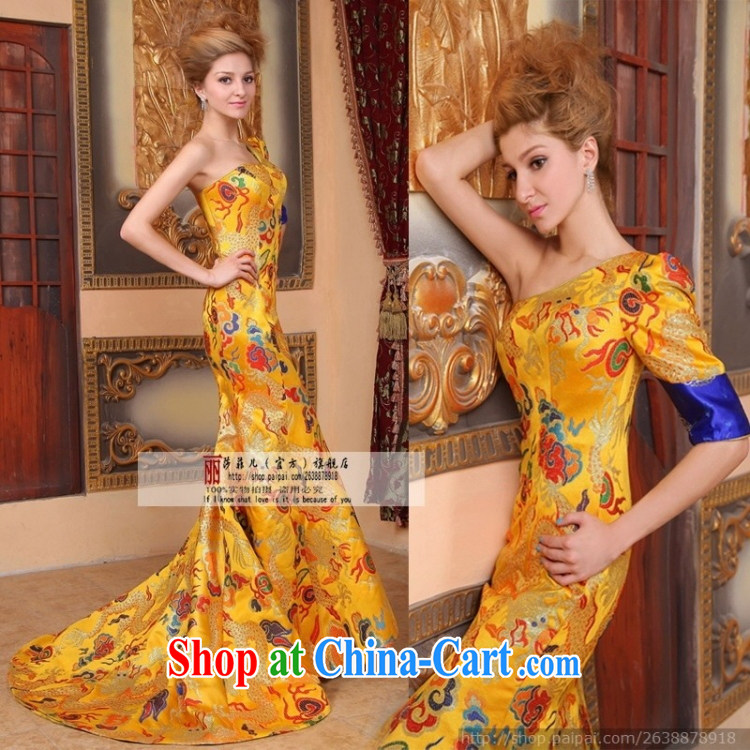 Title: The Phenomenon of Tang San Wearing Womens Clothing