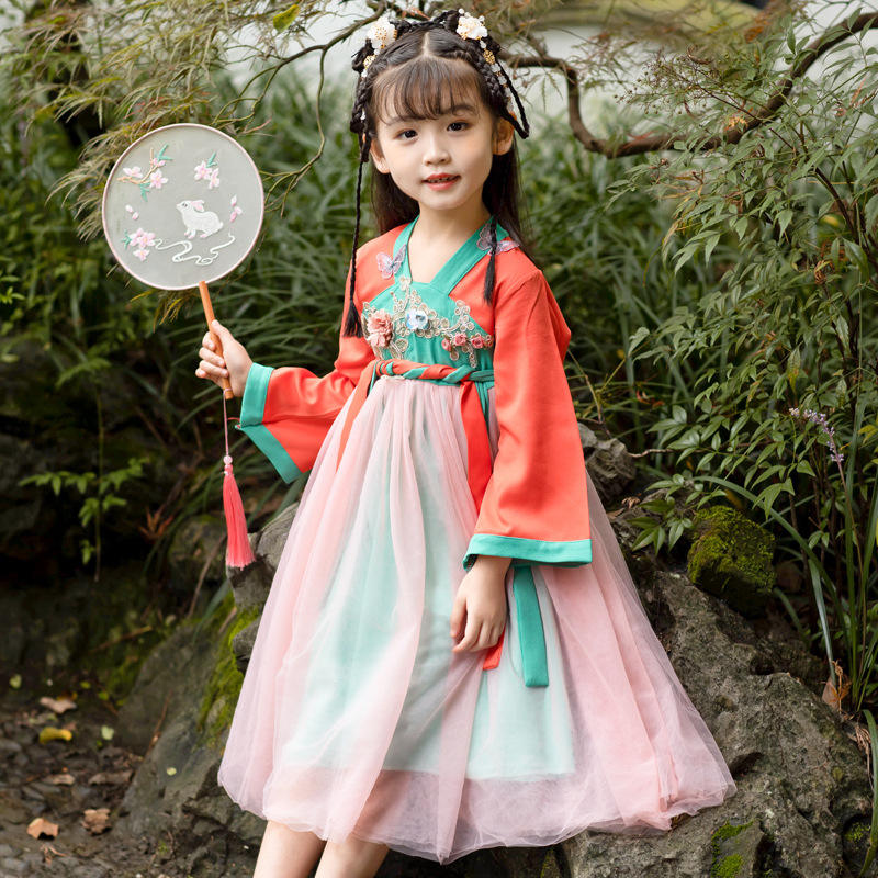 Title: Childrens Hanfu Fashion: A Cultural Exploration for Young Girls