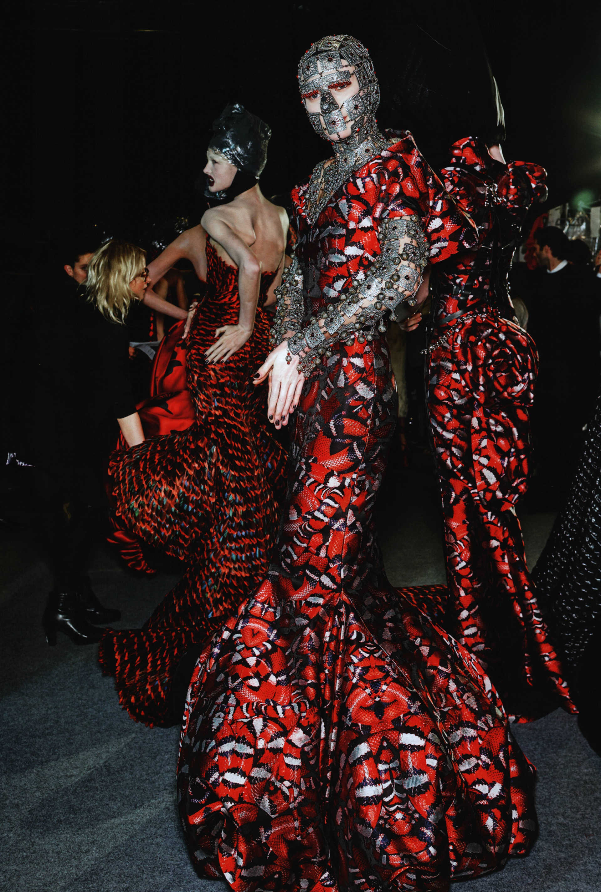 Title: Unveiling the Art of Cross-Dressing: A Guide to Masquerading as a Woman