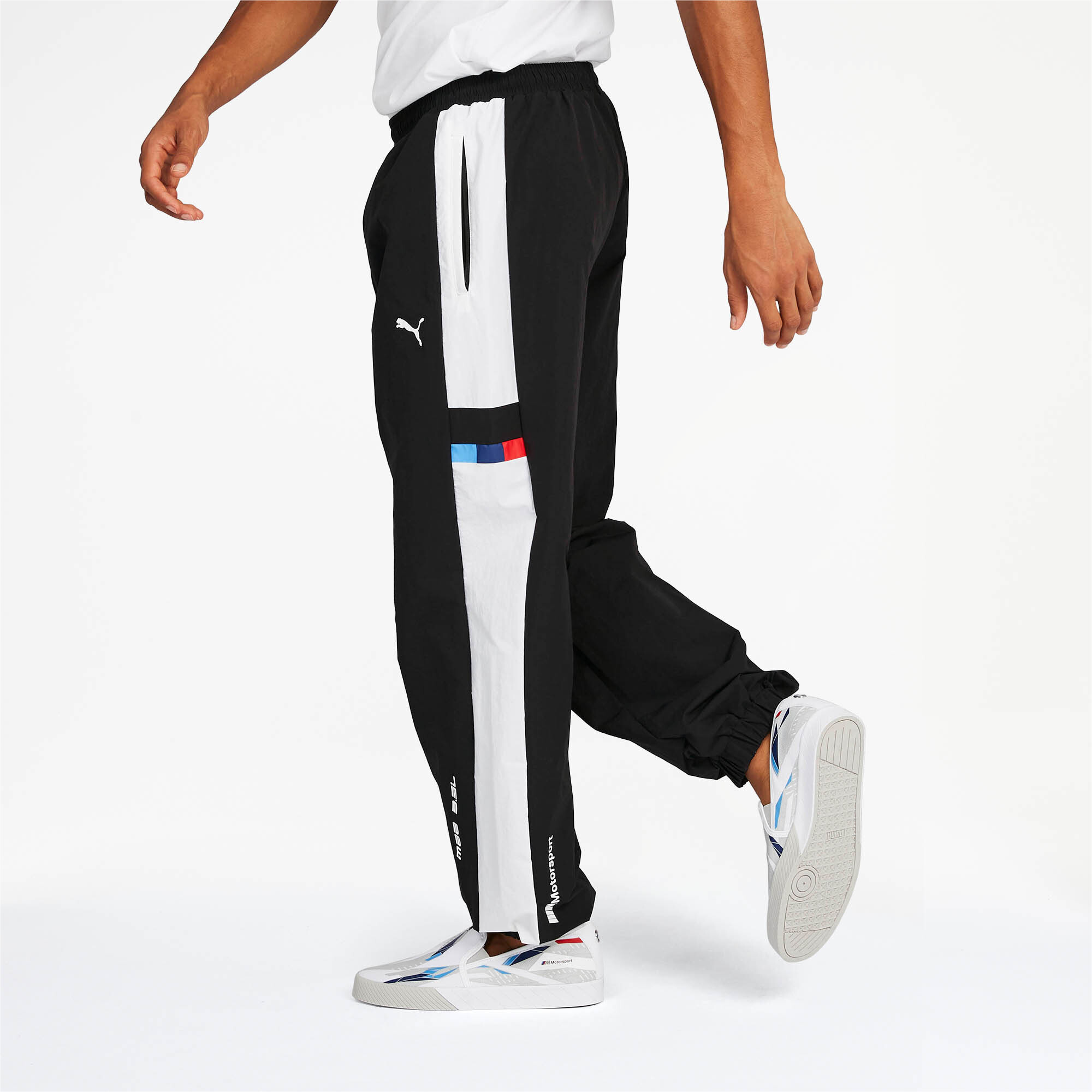 What Pants to Wear with a Black Short-Sleeve Jacket?