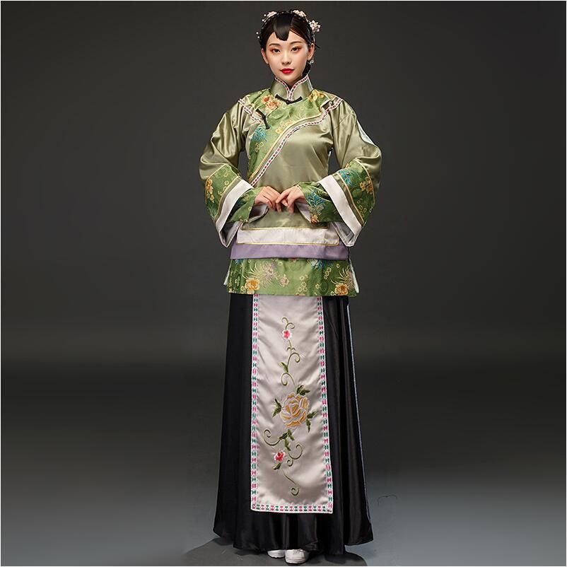 Title: The Exquisite Beauty of Qing Dynasty Womens Clothing: A Visual Journey