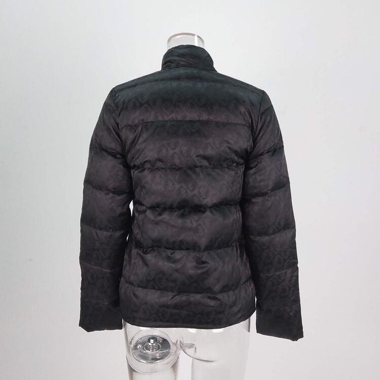 Versace羽绒服，时尚界的经典之作