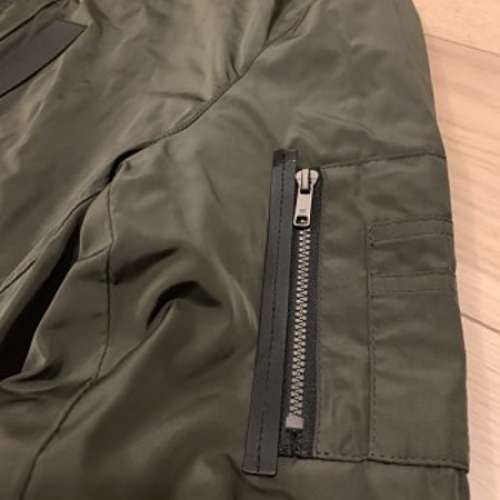 Military Green Short Jacket羽绒服搭配指南