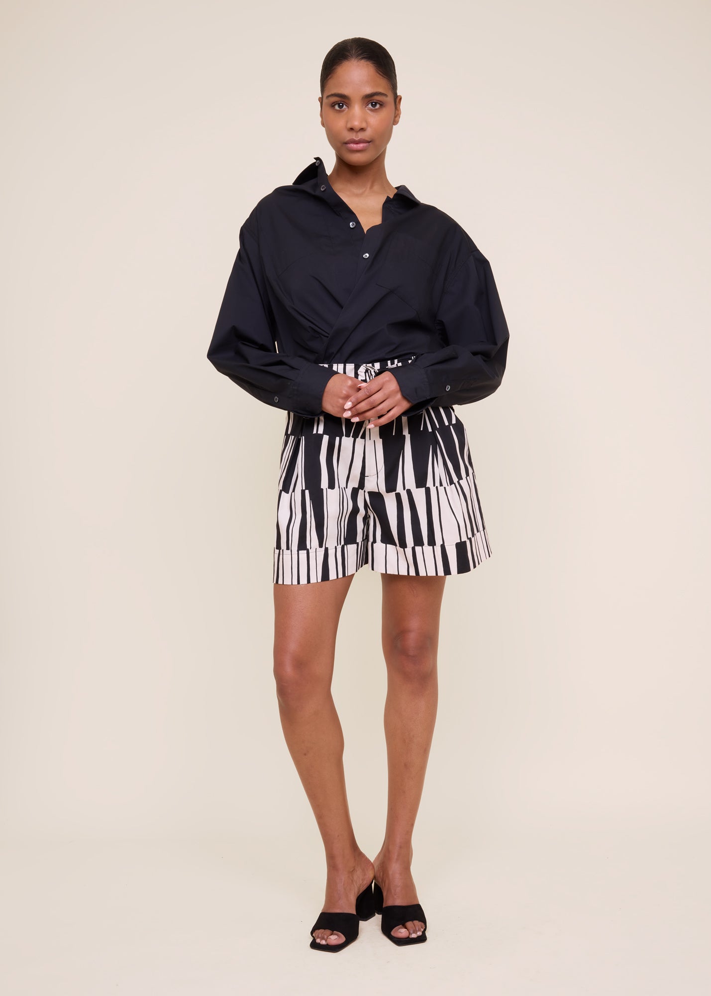 Title: The Art of Womens Short Sleeve Clothing: Fashion, Comfort, and Style