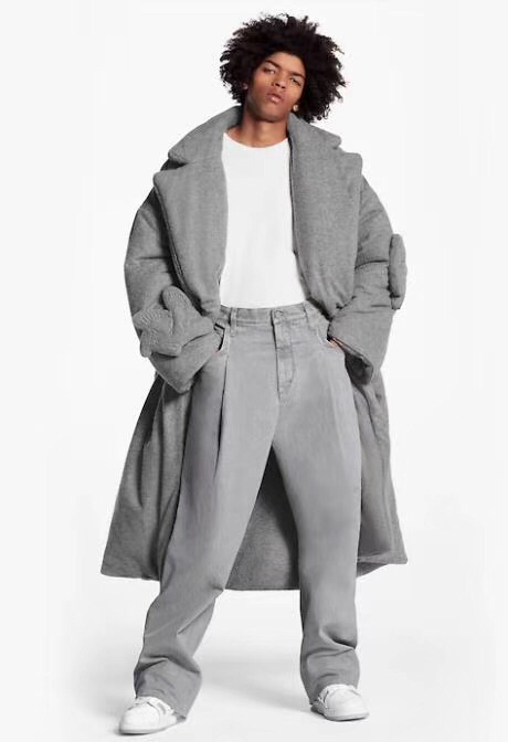 UNIQLO Advanced Lightweight Down Jacket: A Winter Essential for Fashion and Functionality