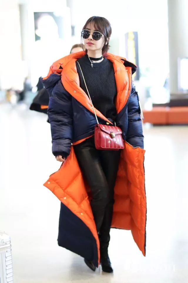 PhD Bonnie羽绒服，时尚与功能的完美结合