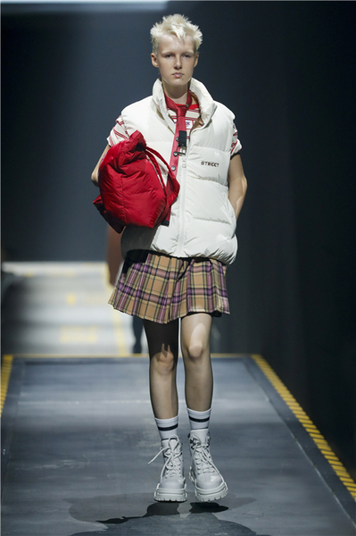 Fashionable and Leisurely Womens Clothing: A Guide to the Latest Trends and Style Tips